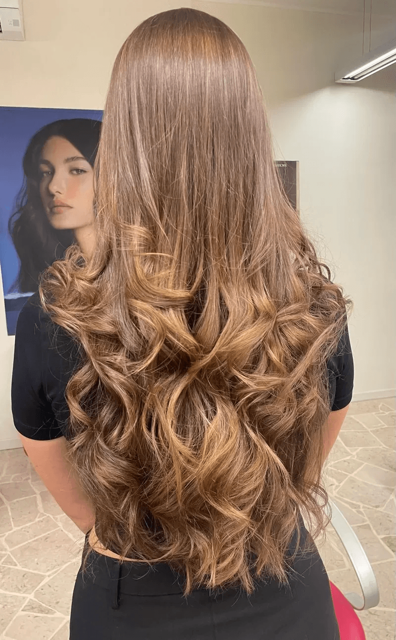 Capelli medio-lunghi con volume – Styling Adriana Style Sanremo